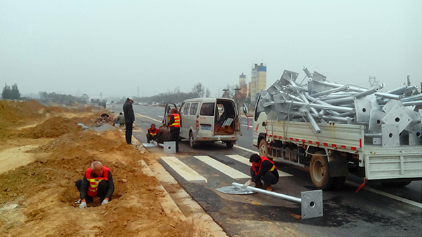 承包交通标志牌、护栏等改建工程，为飞耀交通点赞